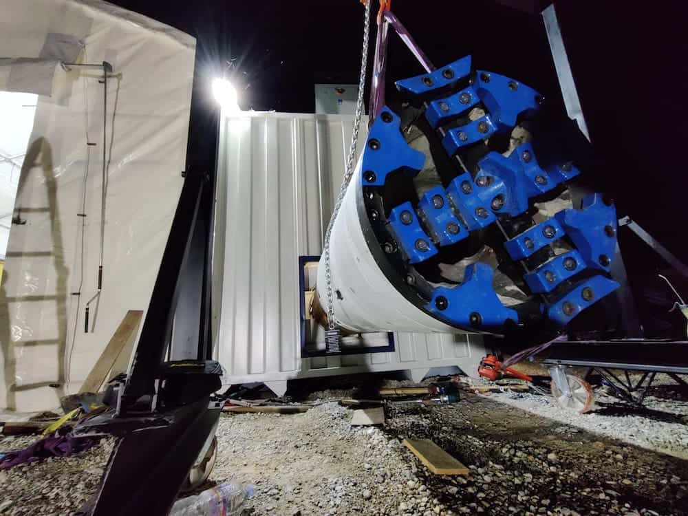 Tunnel boring machine
